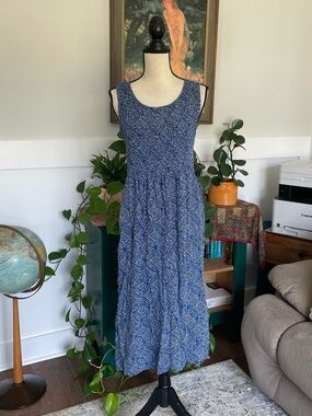 croft & barrow Blue and White Patterned Sleeveless Midi Dress Medium Smocked Top